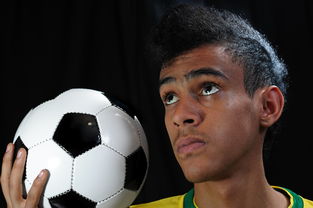 爱游戏体育平台-国家队加强控球能力训练提升中场调度效率，提高控球能力的十大措施