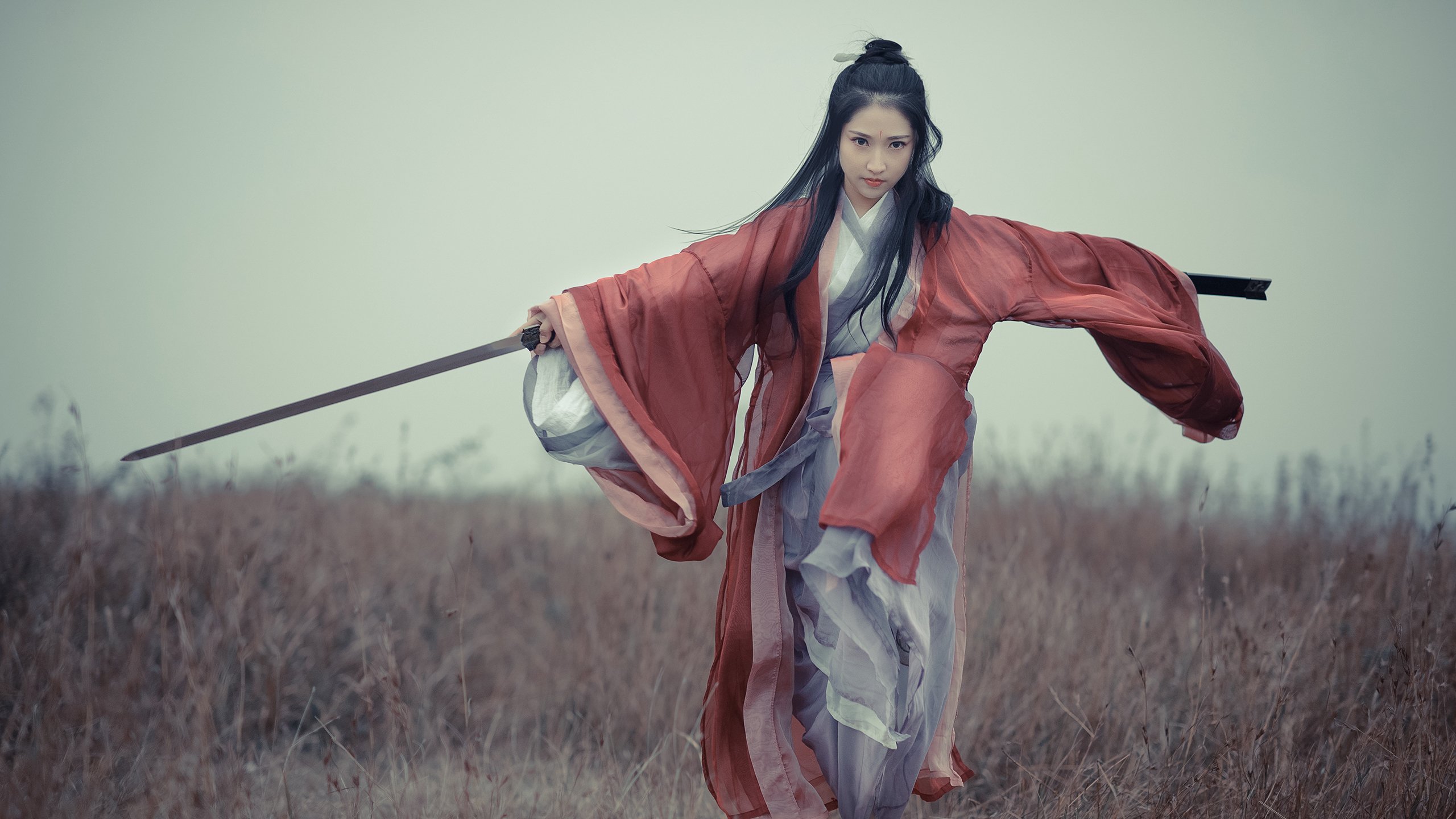 爱游戏-詹姆斯压哨绝杀湖人东部前四稳固，詹姆斯半场压哨